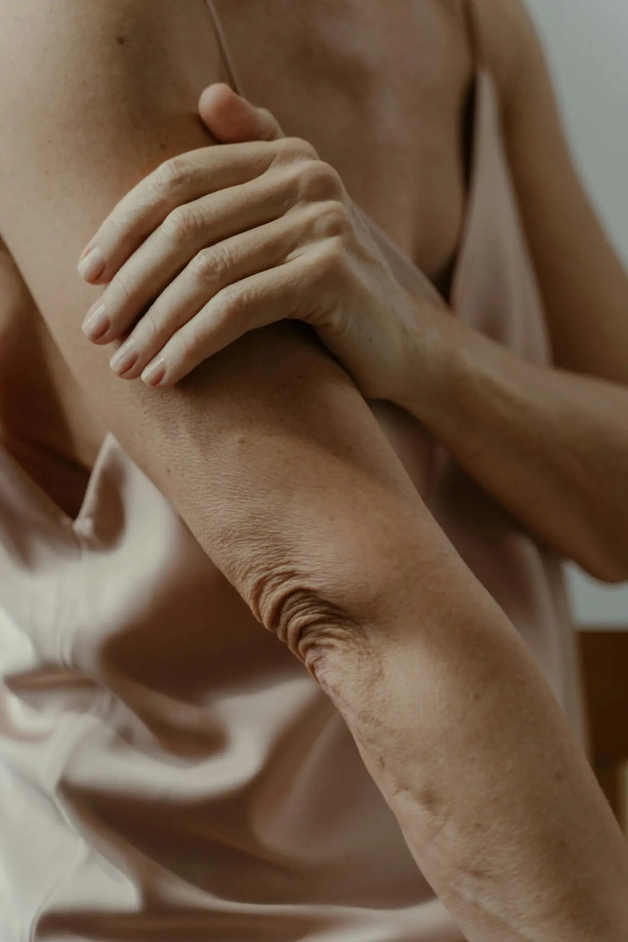 Why Won’t My Elbow Stop Itching? Brachioradial Pruritus, Upper Cervical Misalignment, and a Sarasota Path to Better Lasting Relief